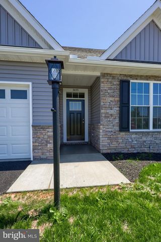 3855 COUNTRY DR, Dover, PA 17315