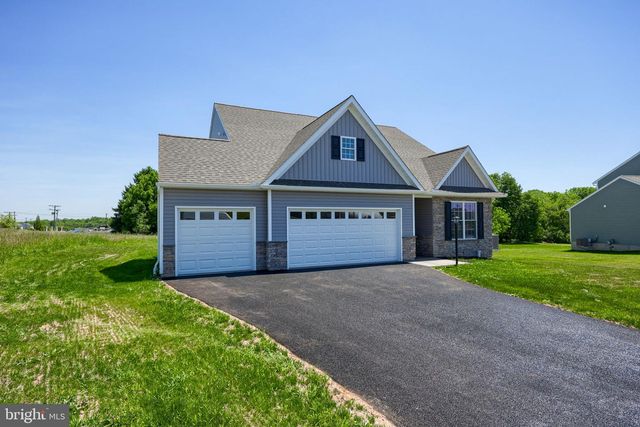 3855 COUNTRY DR, Dover, PA 17315