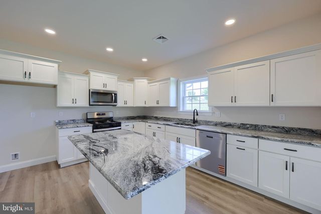 3855 COUNTRY DR, Dover, PA 17315