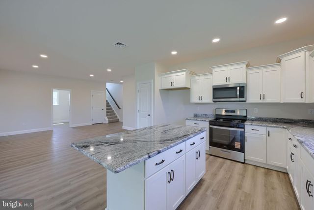 3855 COUNTRY DR, Dover, PA 17315
