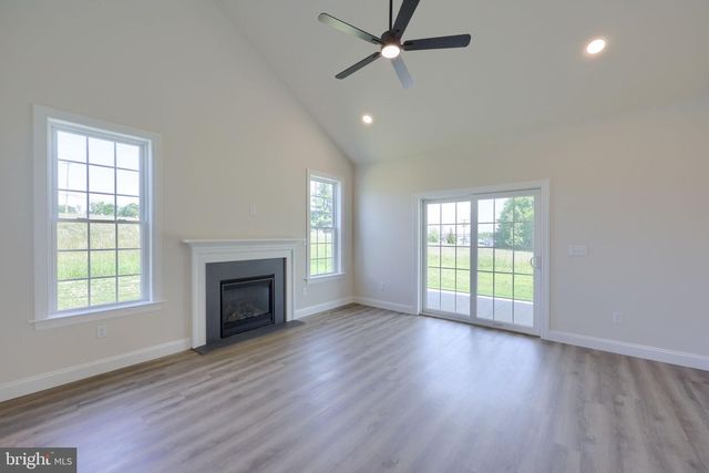 3855 COUNTRY DR, Dover, PA 17315
