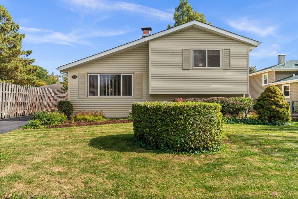 391 N Kramer Avenue, Lombard, IL 60148 — photo 2