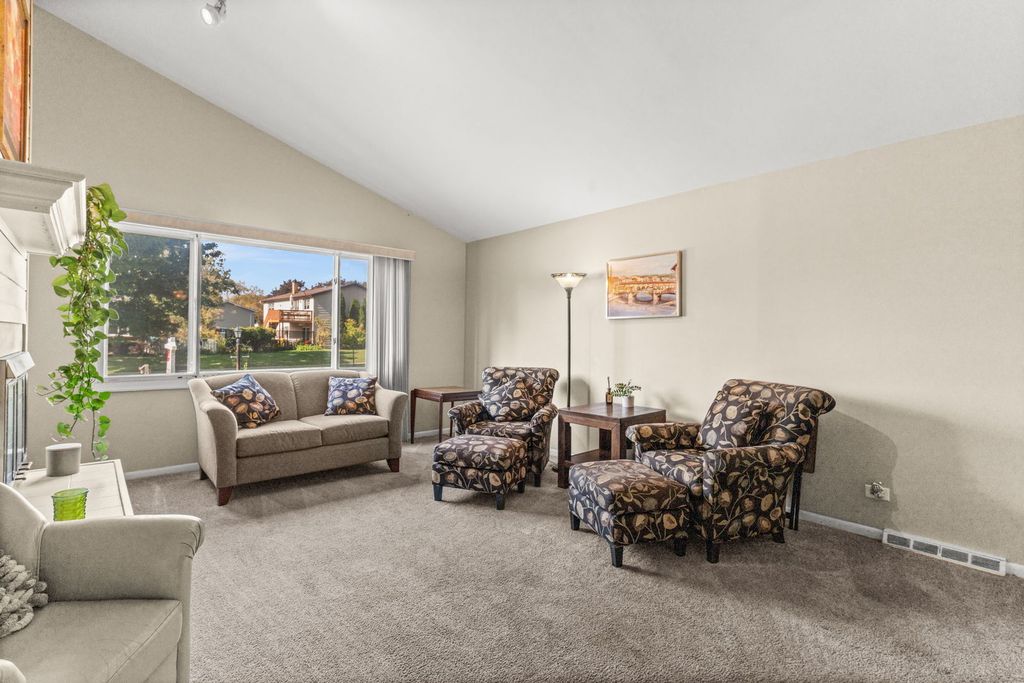 391 N Kramer Avenue, Lombard, IL 60148 — photo 5