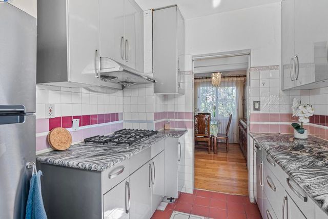 937 Helen Ave, San Leandro, CA 94577