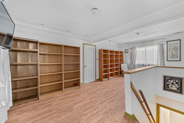 937 Helen Ave, San Leandro, CA 94577