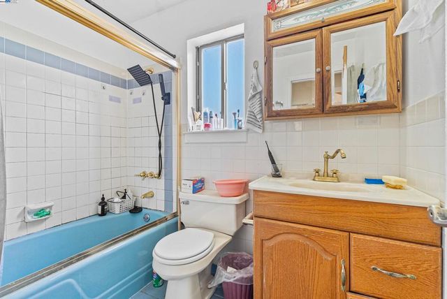 937 Helen Ave, San Leandro, CA 94577