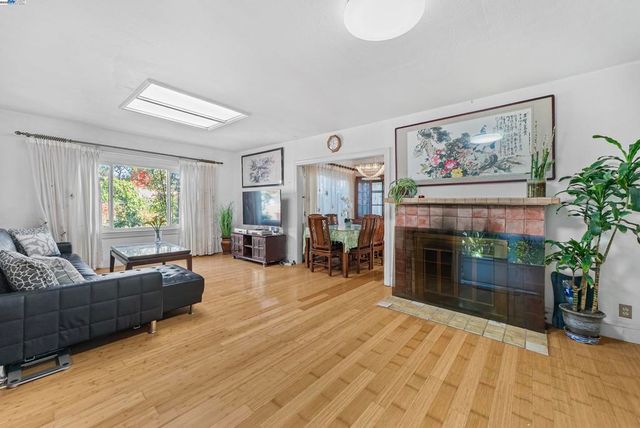 937 Helen Ave, San Leandro, CA 94577