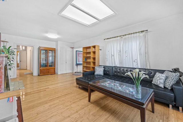 937 Helen Ave, San Leandro, CA 94577