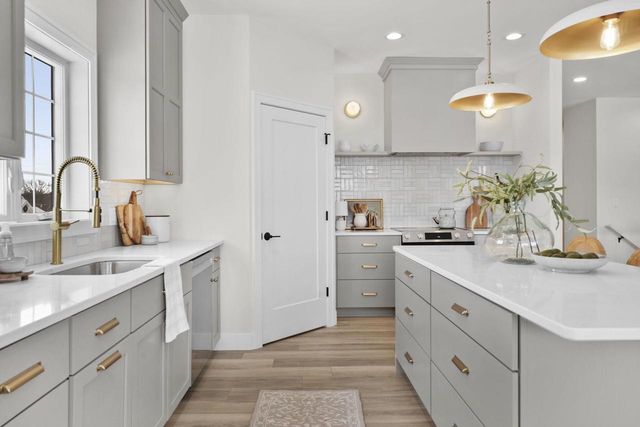 6854 Karolina Way, Sun Prairie, WI 53590