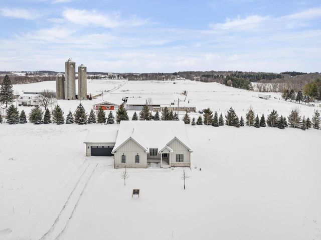 6854 Karolina Way, Sun Prairie, WI 53590