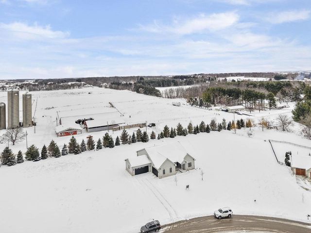 6854 Karolina Way, Sun Prairie, WI 53590