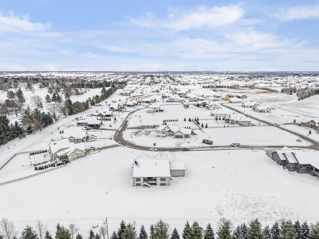 6854 Karolina Way, Sun Prairie, WI 53590