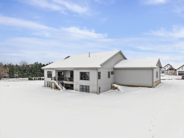 6854 Karolina Way, Sun Prairie, WI 53590