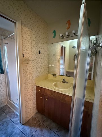 3414 Crest Lake Dr, Corpus Christi, TX 78415