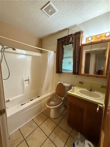 3414 Crest Lake Dr, Corpus Christi, TX 78415