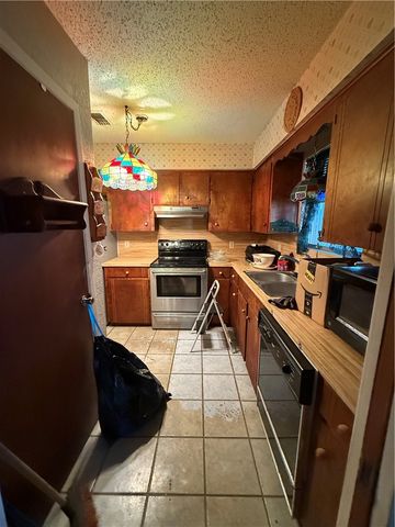 3414 Crest Lake Dr, Corpus Christi, TX 78415
