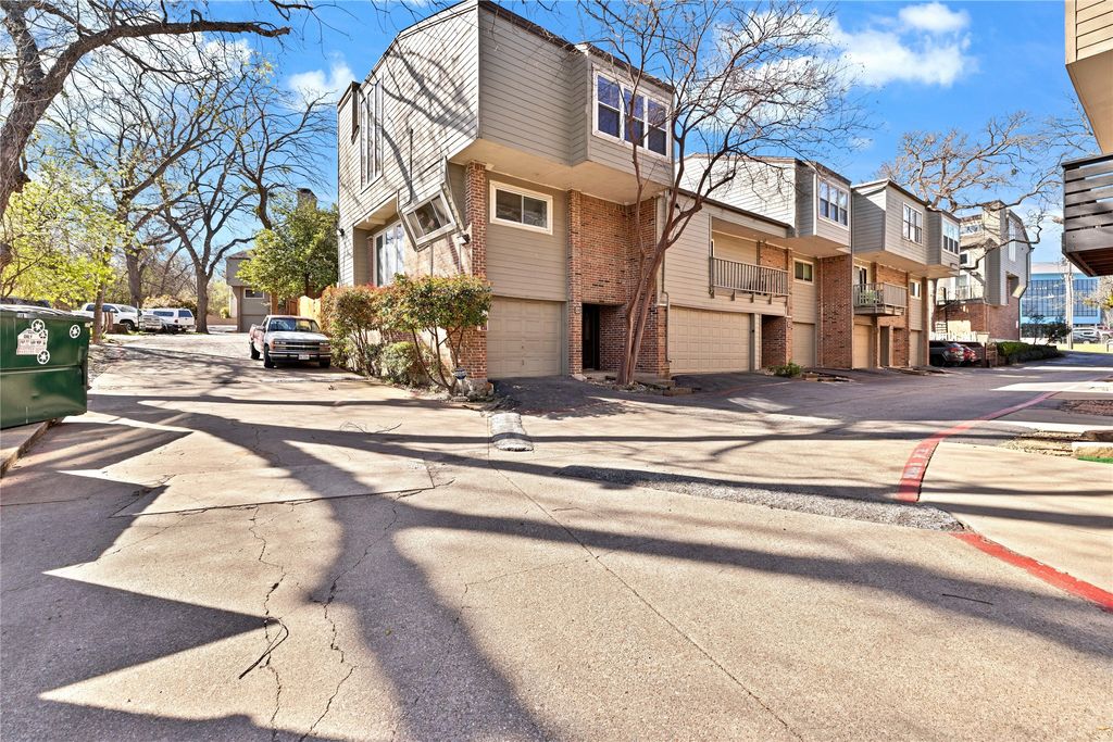 6808 Eastridge Drive E1 Apt 24, Dallas, TX 75231