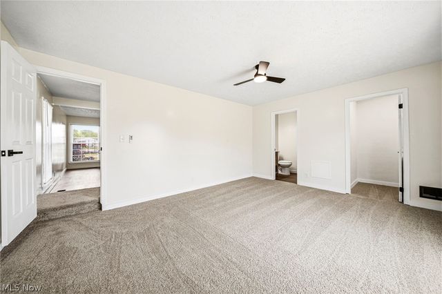 6824 Beacon Drive D, Mentor, OH 44060