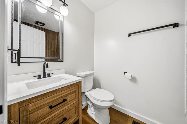 6824 Beacon Drive D, Mentor, OH 44060