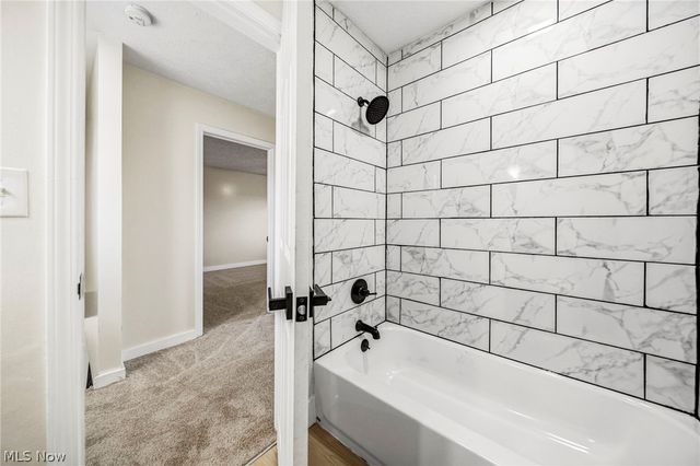 6824 Beacon Drive D, Mentor, OH 44060