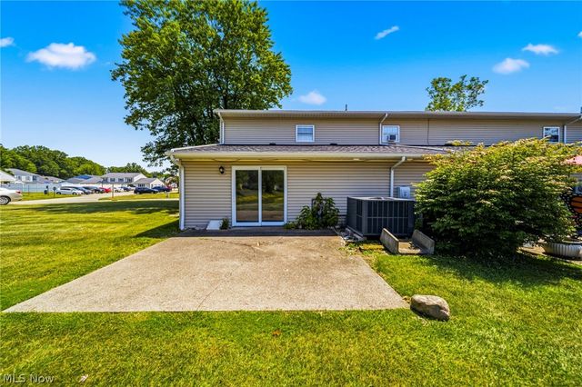 6824 Beacon Drive D, Mentor, OH 44060