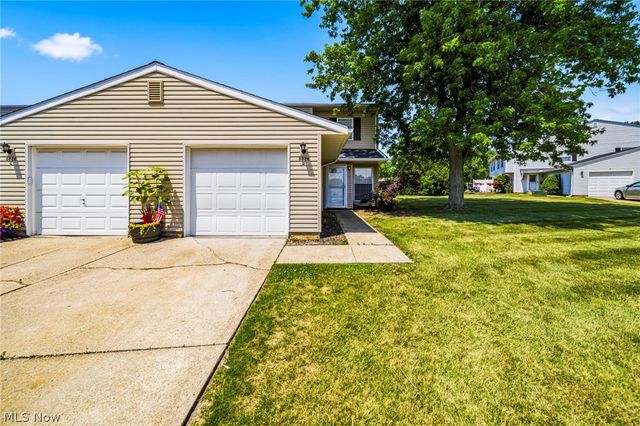 6824 Beacon Drive D, Mentor, OH 44060
