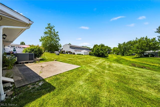 6824 Beacon Drive D, Mentor, OH 44060