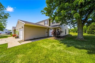 6824 Beacon Drive D, Mentor, OH 44060