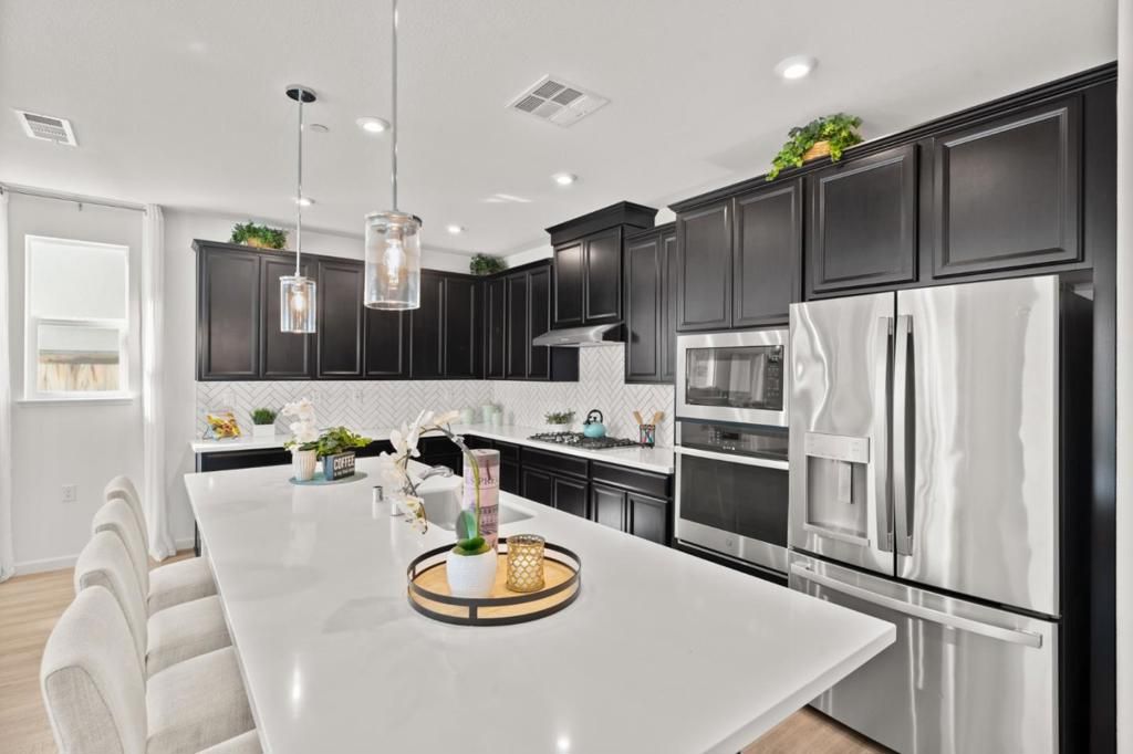 Image 14 of property listing at 9264 Odyssey Circle, Elk Grove, CA 95624