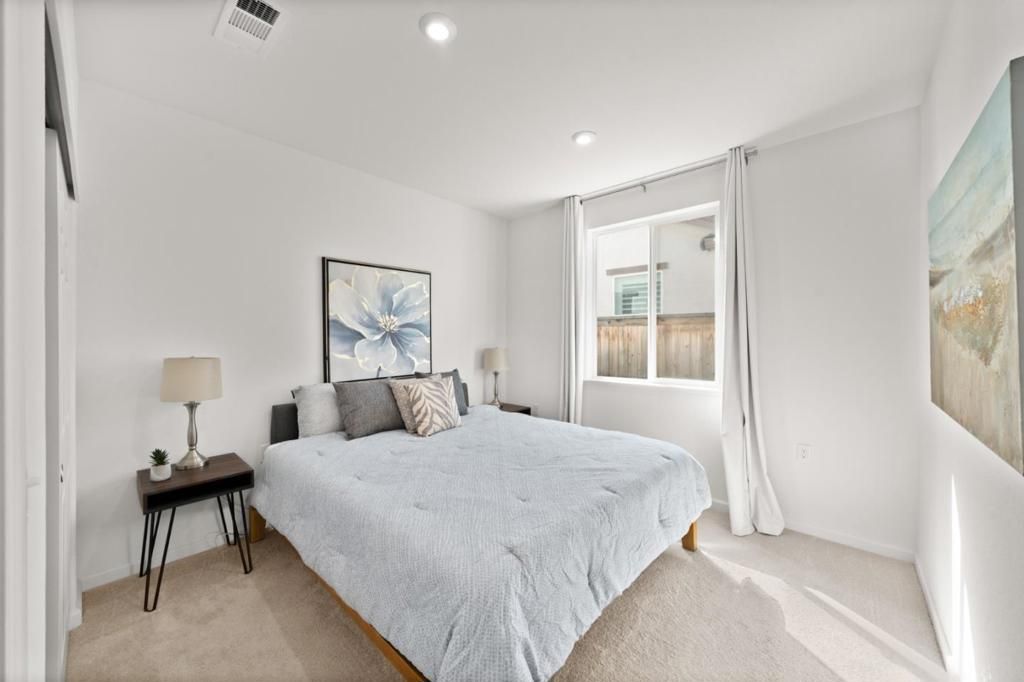 Image 23 of property listing at 9264 Odyssey Circle, Elk Grove, CA 95624