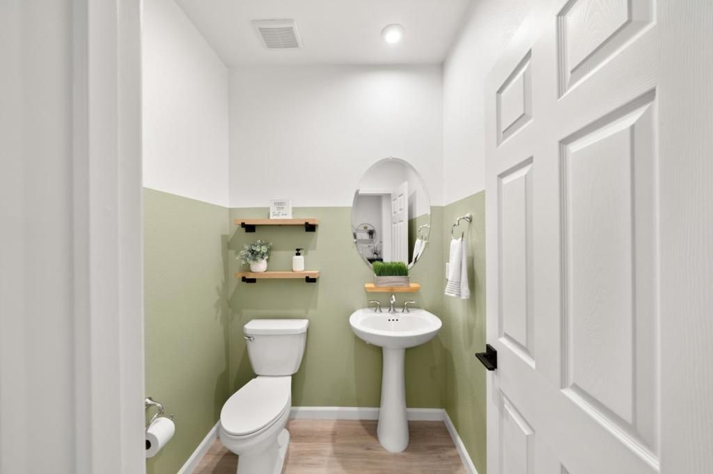 Image 27 of property listing at 9264 Odyssey Circle, Elk Grove, CA 95624