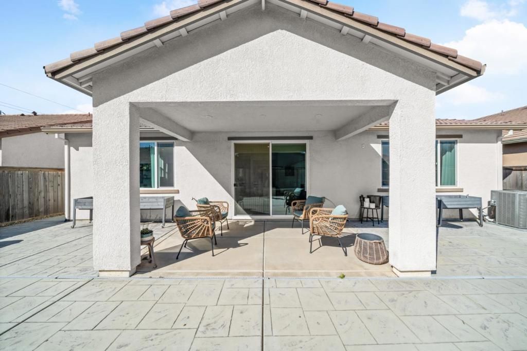 Image 33 of property listing at 9264 Odyssey Circle, Elk Grove, CA 95624