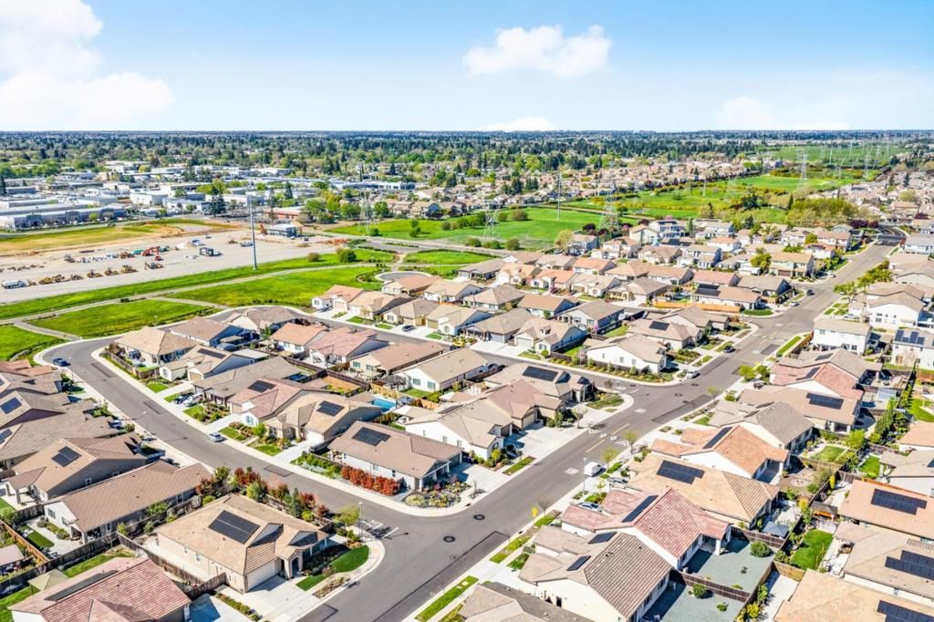 Image 40 of property listing at 9264 Odyssey Circle, Elk Grove, CA 95624