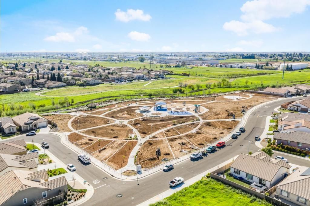 Image 41 of property listing at 9264 Odyssey Circle, Elk Grove, CA 95624