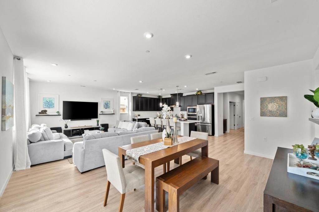 Image 6 of property listing at 9264 Odyssey Circle, Elk Grove, CA 95624