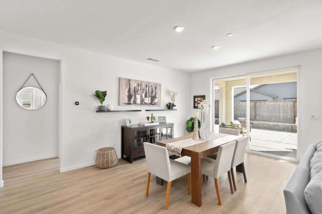 Image 8 of property listing at 9264 Odyssey Circle, Elk Grove, CA 95624