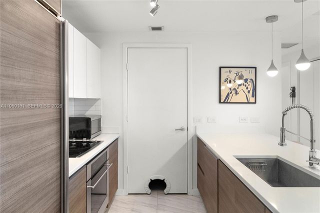 1100 S Miami Ave 1609, Miami, FL 33130