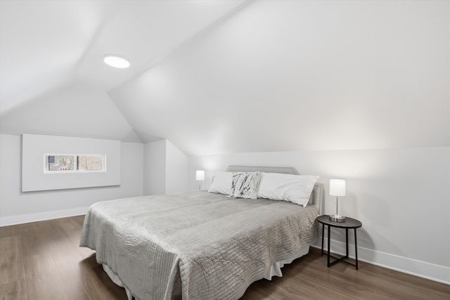 9953 S Prospect Avenue, Chicago, IL 60643