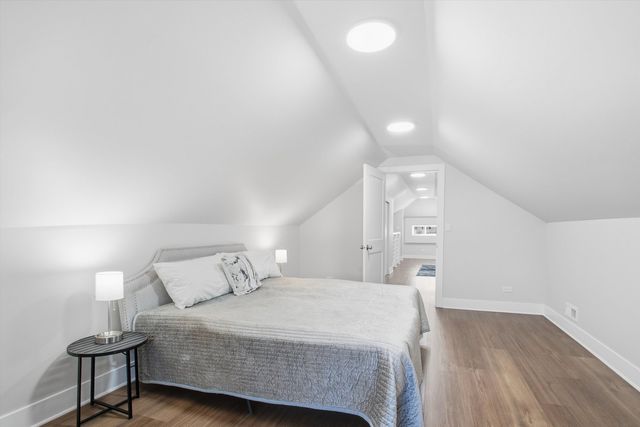 9953 S Prospect Avenue, Chicago, IL 60643