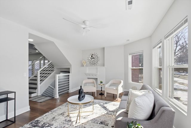 9953 S Prospect Avenue, Chicago, IL 60643