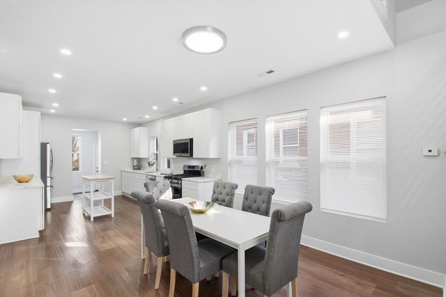 9953 S Prospect Avenue, Chicago, IL 60643