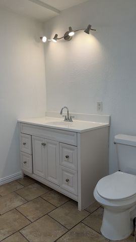 306 Broadmoor A, Arlington, TX 76010