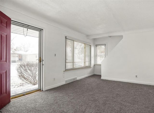 24868 Grove Avenue, Eastpointe City, MI 48021