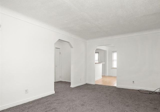 24868 Grove Avenue, Eastpointe City, MI 48021