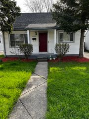 24868 Grove Avenue, Eastpointe City, MI 48021