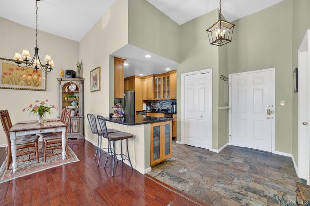 341 Furnace Dock Road 11, Cortlandt Manor, NY 10567