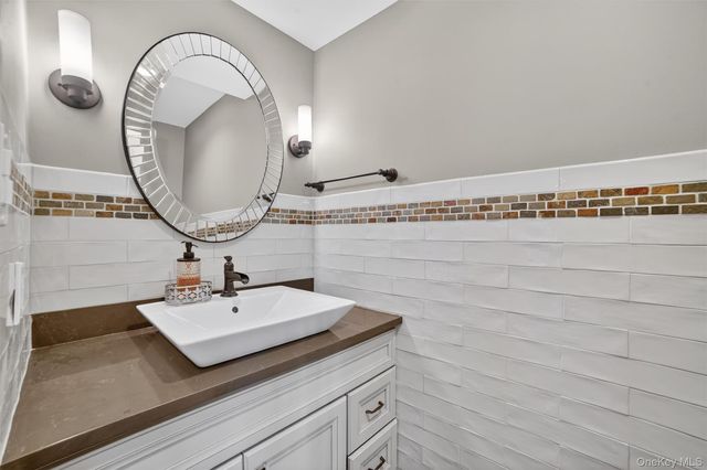 341 Furnace Dock Road 11, Cortlandt Manor, NY 10567