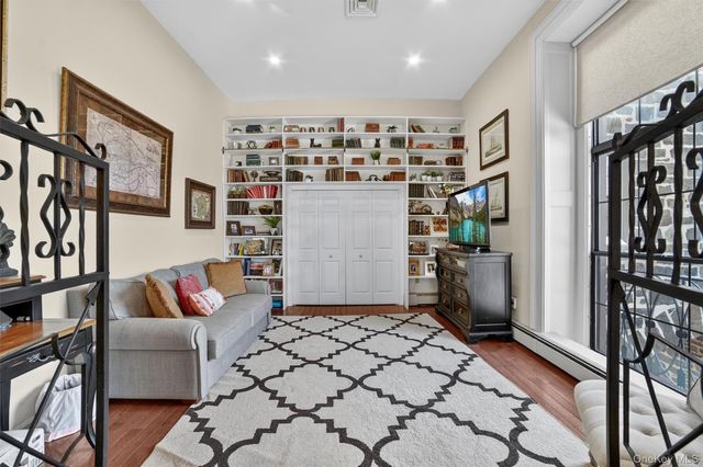 341 Furnace Dock Road 11, Cortlandt Manor, NY 10567