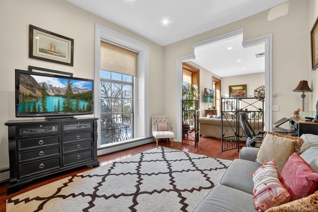 341 Furnace Dock Road 11, Cortlandt Manor, NY 10567