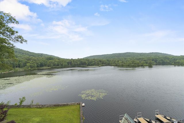 341 Furnace Dock Road 11, Cortlandt Manor, NY 10567